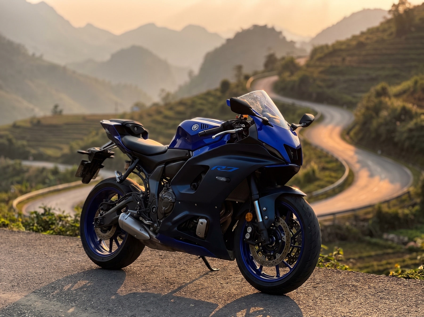Yamaha R7